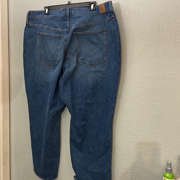 Madewell Curvy Perfect Vintage Straight Jean in Mayfield Wash - Picture 13 of 15